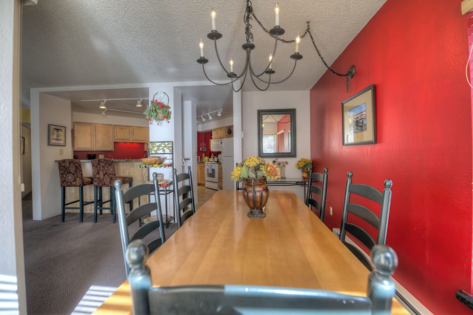 Dining Room Seats 8