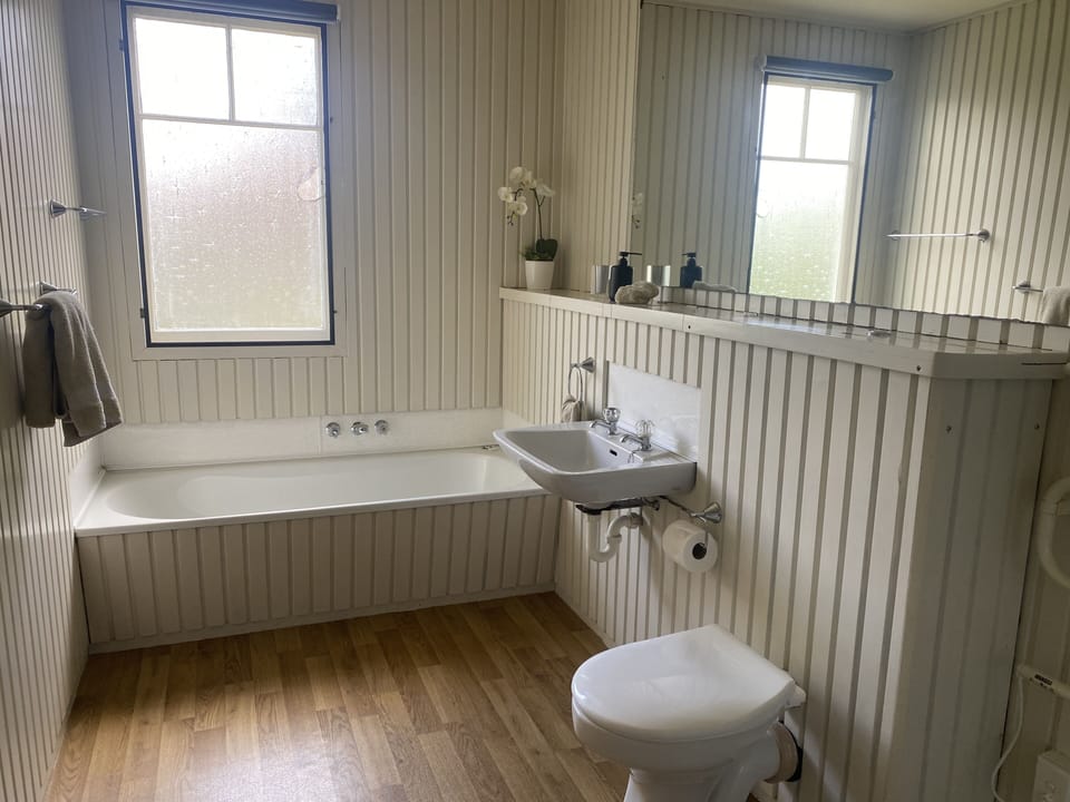 Main Bathroom