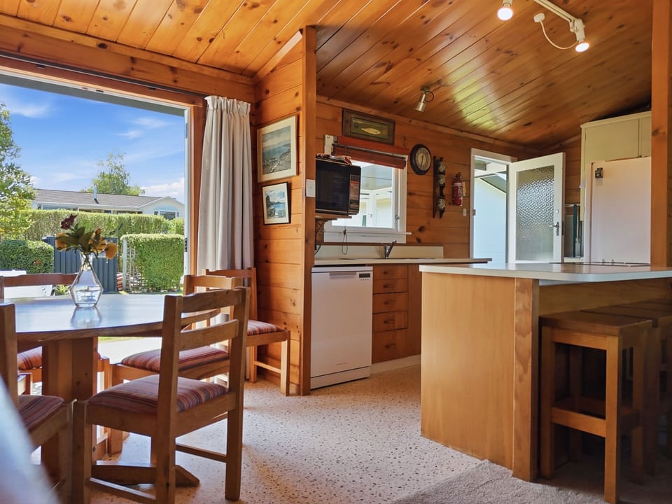 Kitchen , dining flow