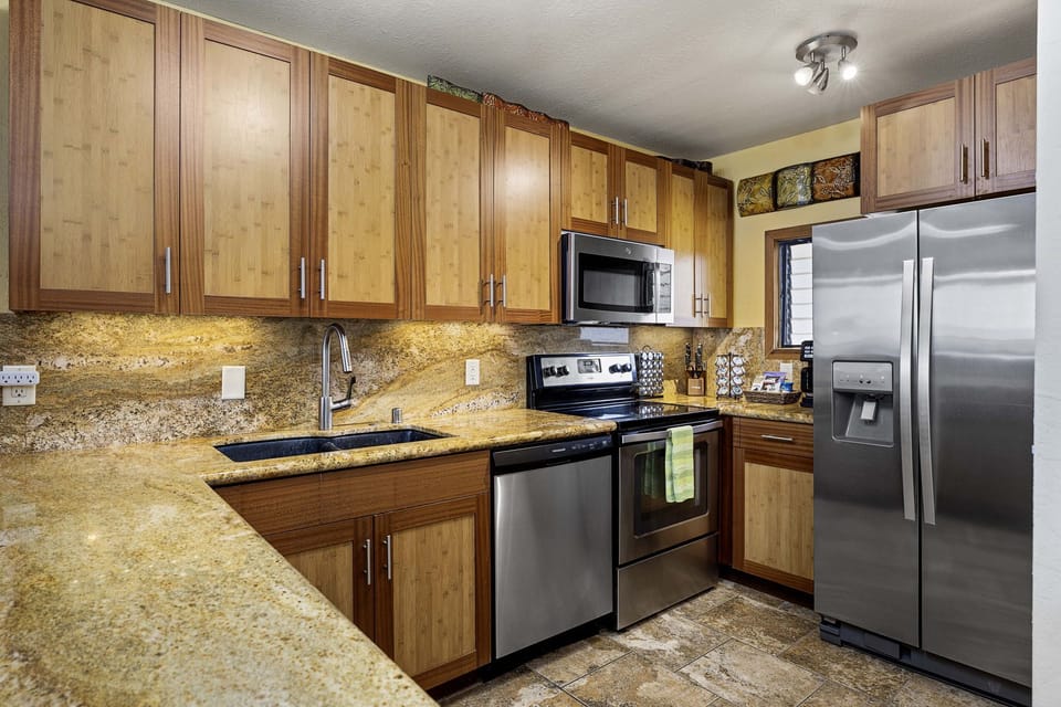Roomy, well equipped kitchen with beautiful bamboo insert cabinets
