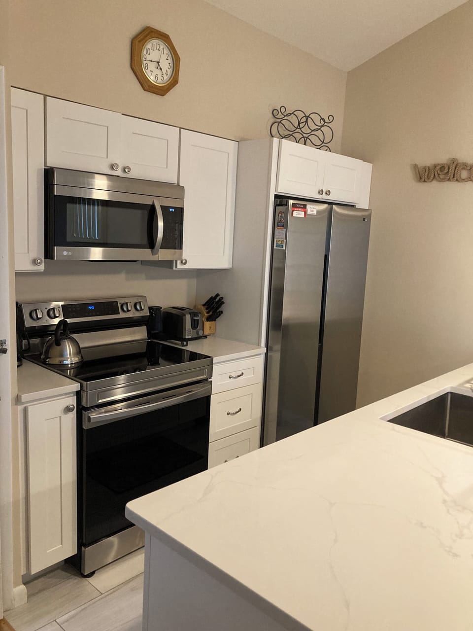 All new appliances/Fridge with ice maker