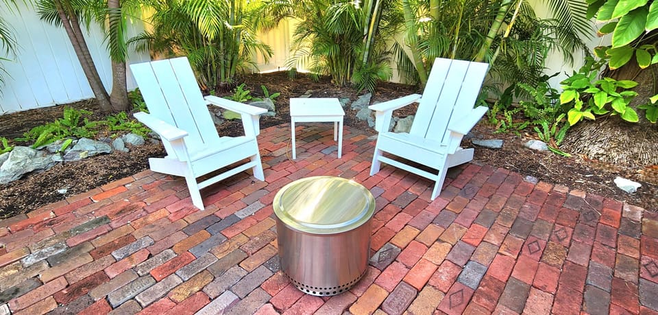 Real wood bon-fire stove and relaxed seating.  