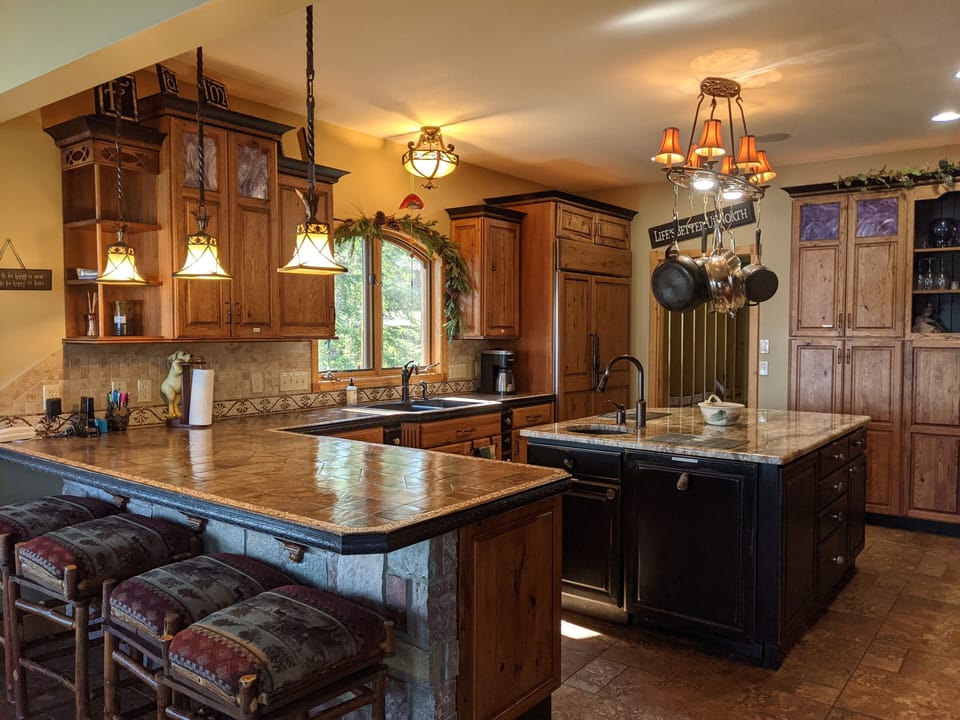 Kitchen/Bar seating