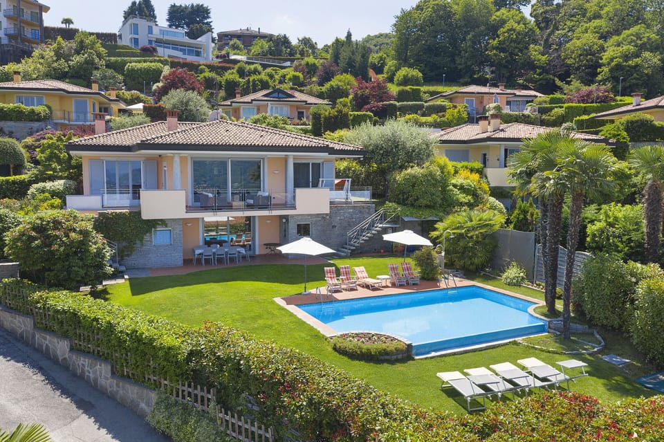 Villa Seta, Meina, Lake Maggiore - by NORTHITALY VILLAS vacation villa rentals