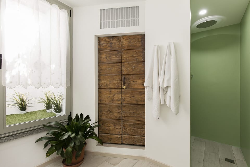 Villa Seta, Meina, Lake Maggiore - by NORTHITALY VILLAS vacation villa rentals