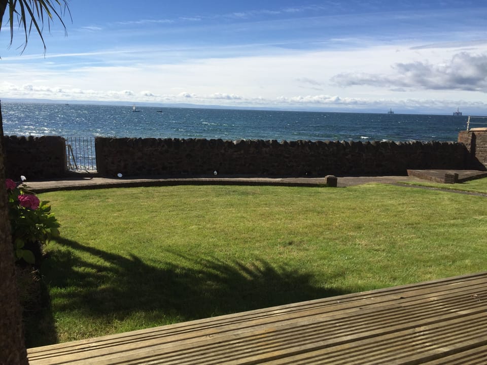Garden to the beach