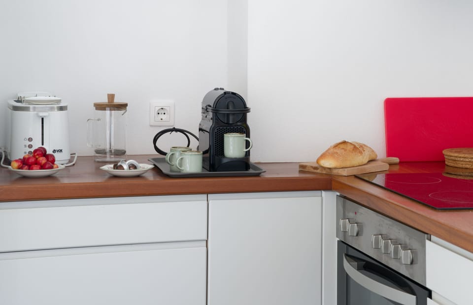Kitchen coffe area.