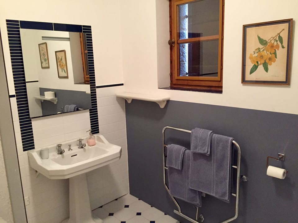 Green Room Bathroom