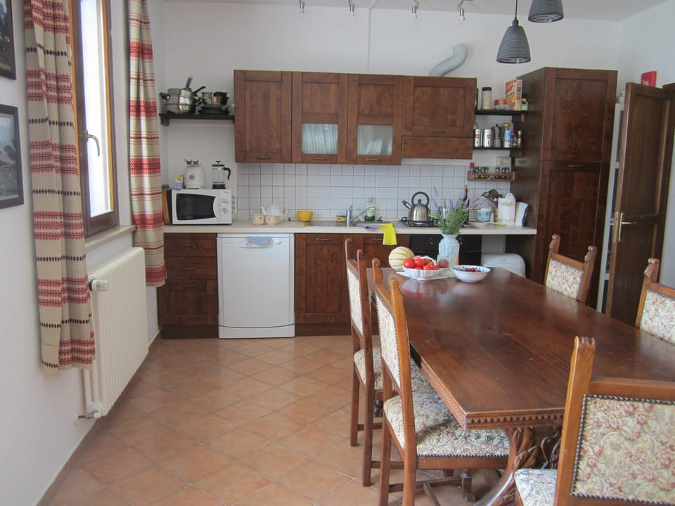 Kitchen and Dining Table
