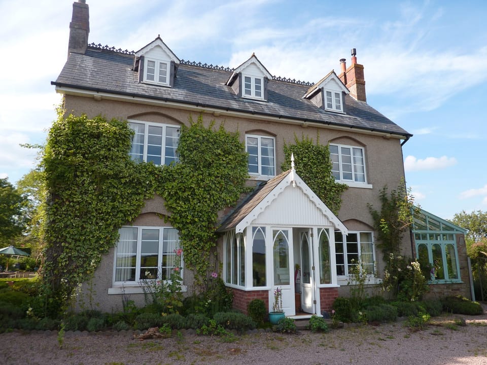 Wolferlow House