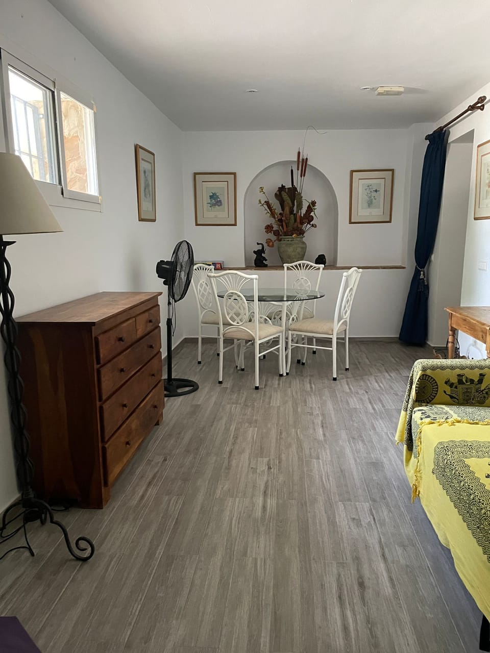 Lower lounge area