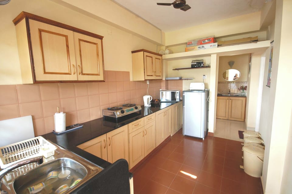 Kitchen leading to hall