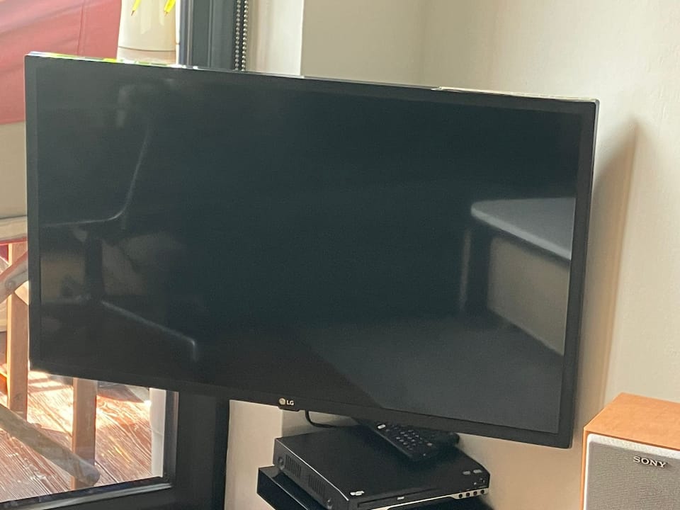 Lounge TV