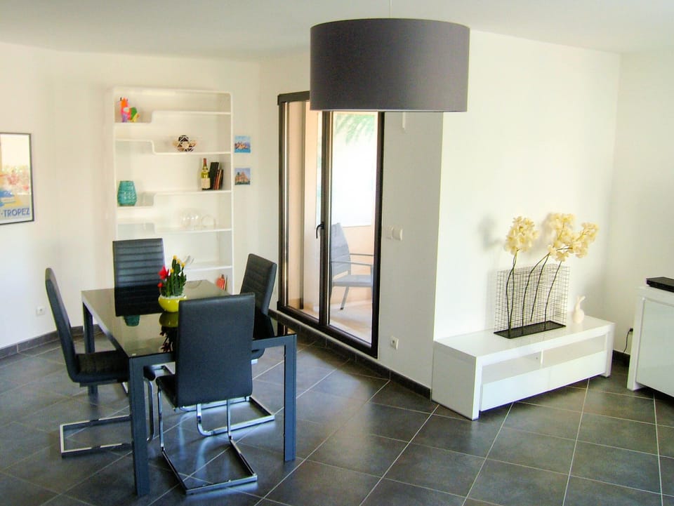 Salon/ Living room