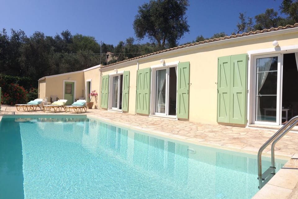All 4 bedrooms with view on swimming pool