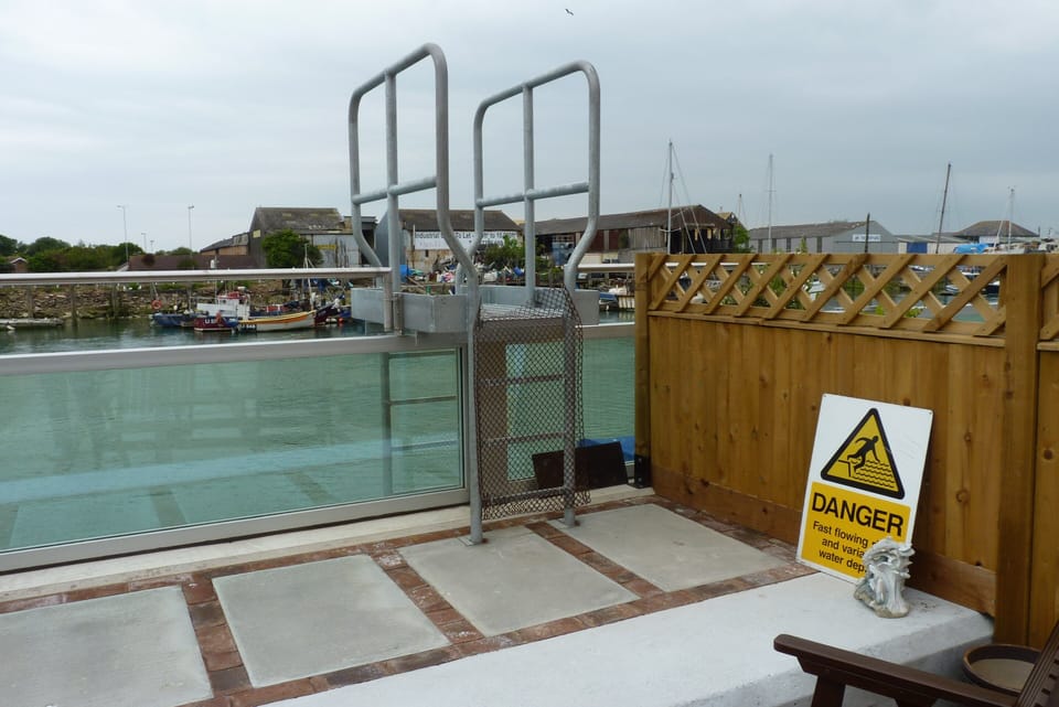 steps to pontoon (not for youngsters)