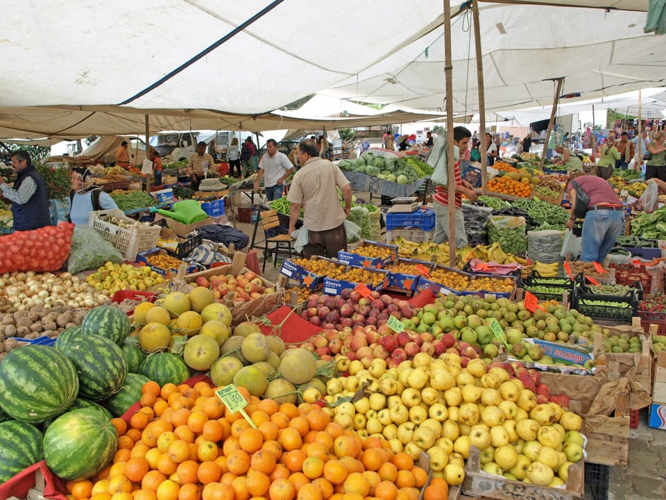 5 minute walk to Market