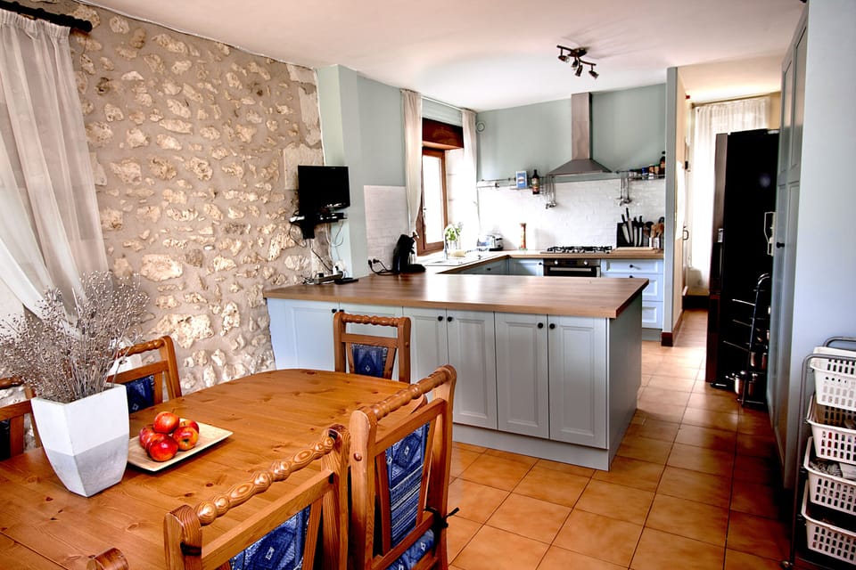 Kitchen diniing room