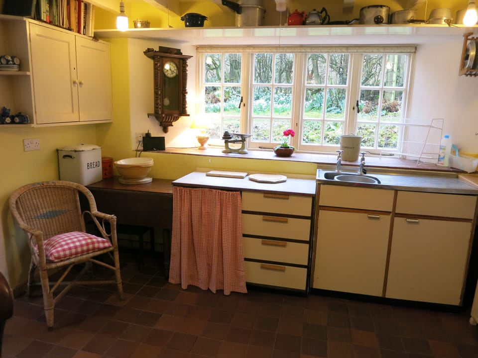 Cottage kitchen