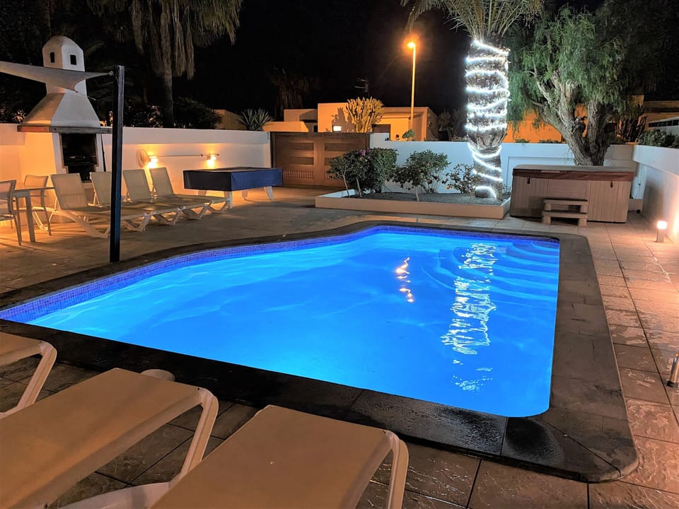 Villa Joel at night