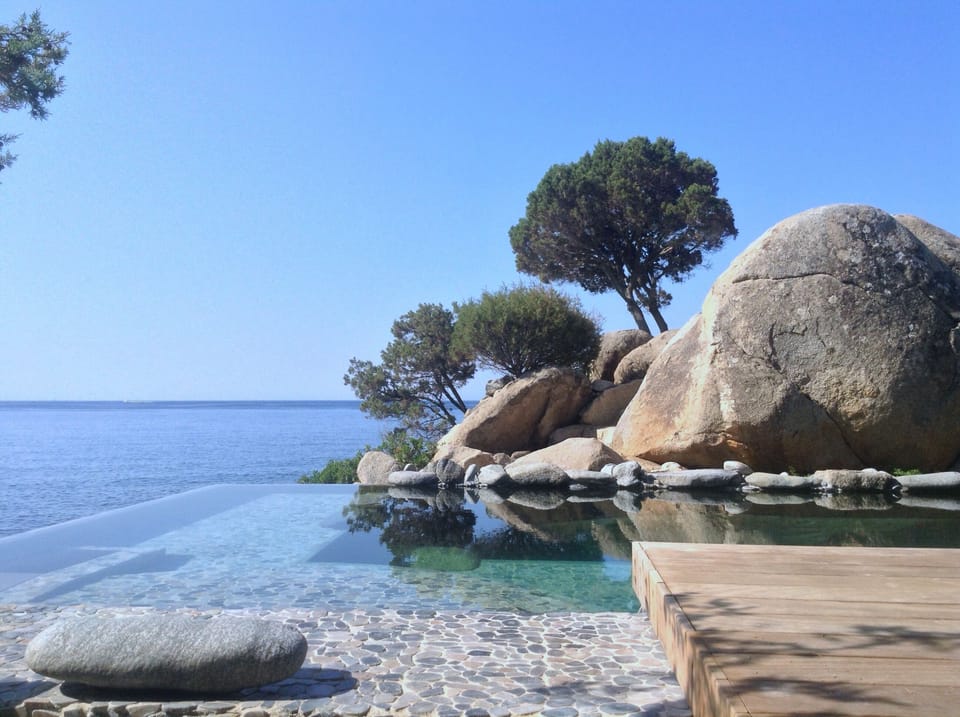 double-infinity pool, beachfront