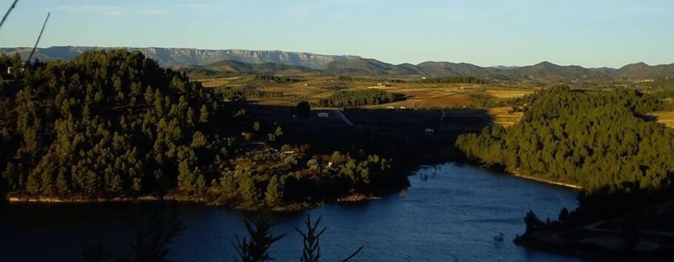 Embassament of Els Guiamets & Mountains of Montsant ( 25 kms )