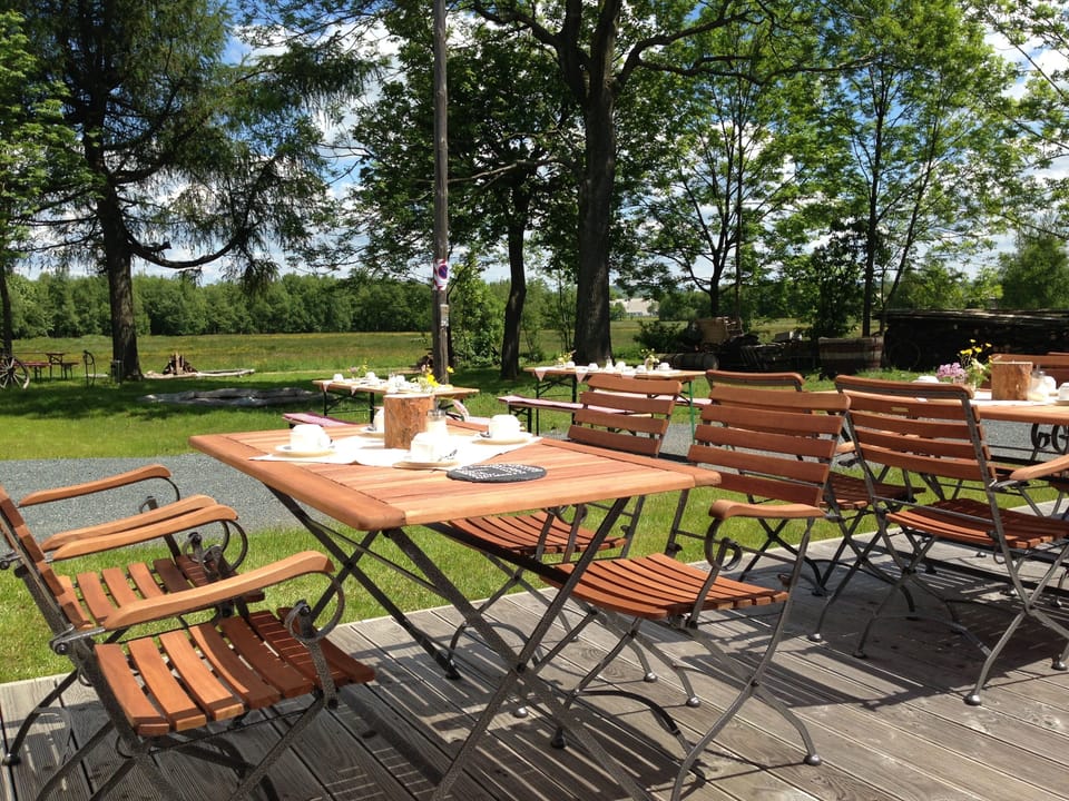 Outdoor dining