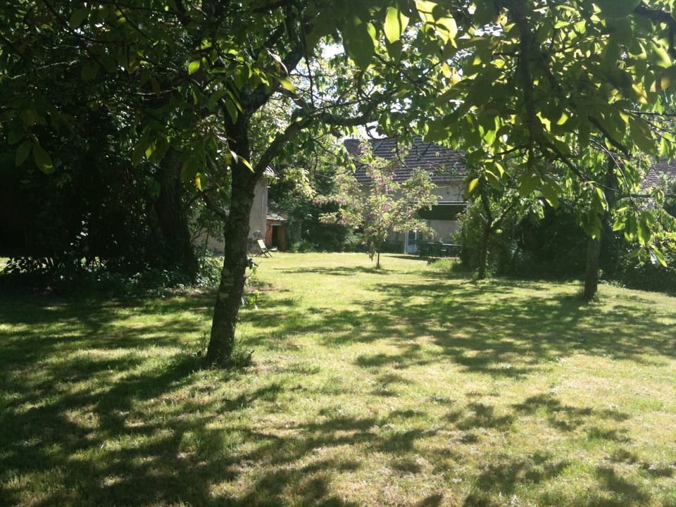 The large garden of the Longère.