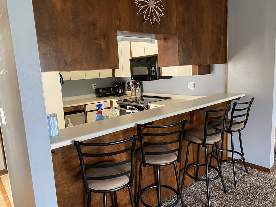 Efficient kitchen area with ice-maker