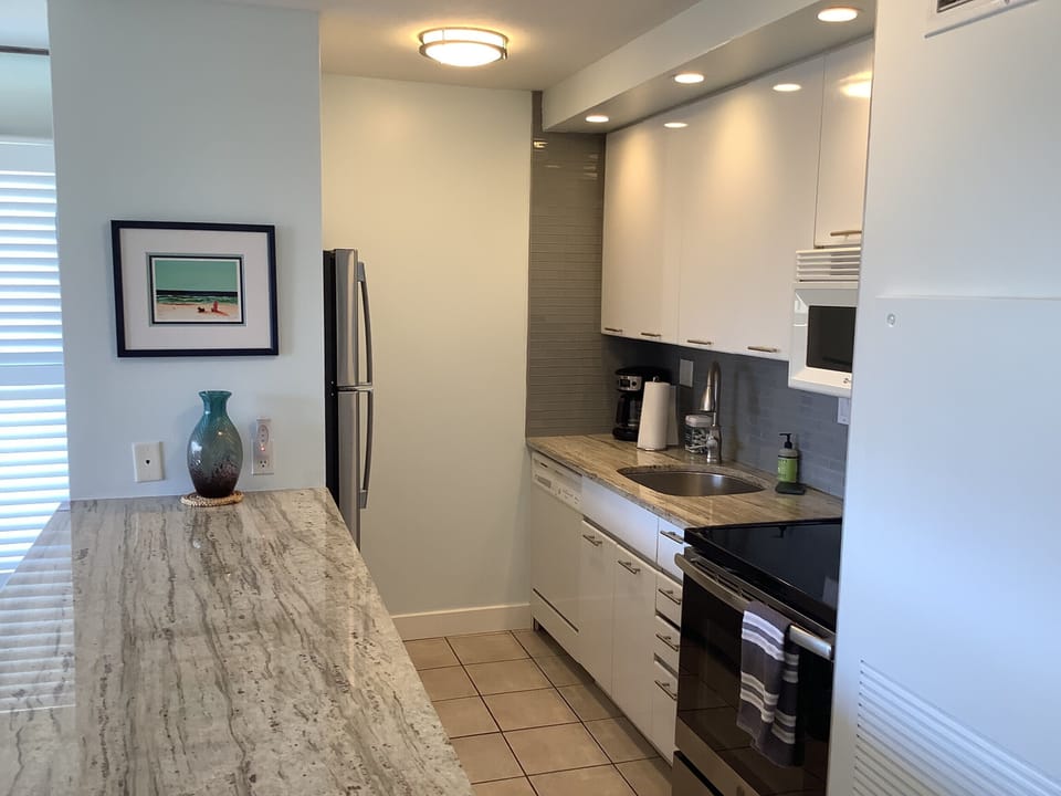 Fully equipped kitchen with granite countertops 