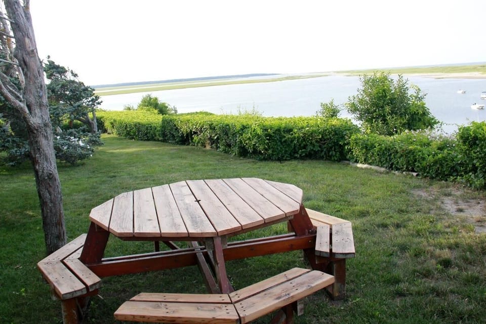 Picnic table on edge of Bluff