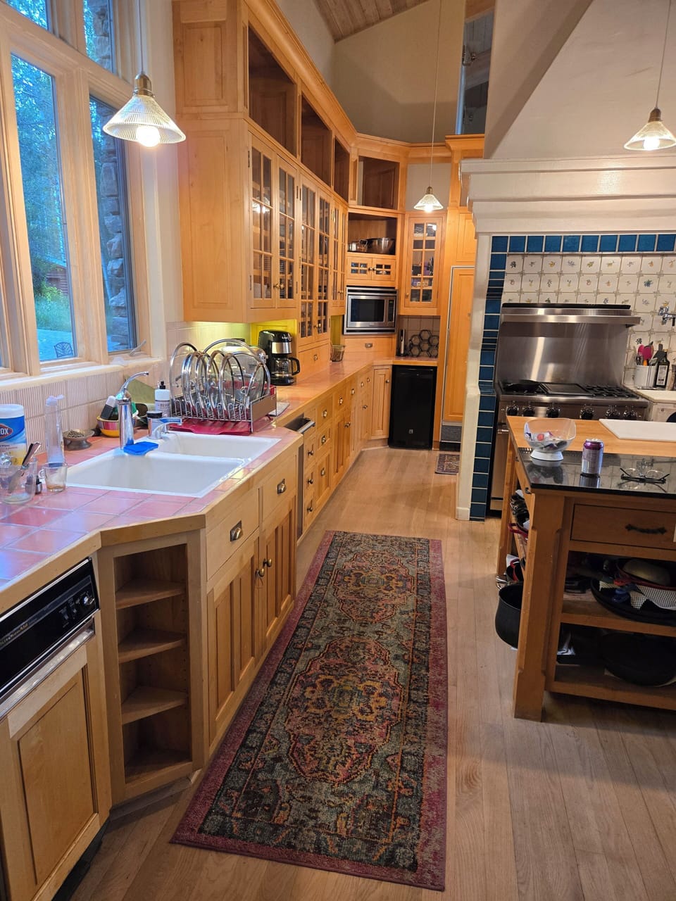 Kitchen sinks and cabinets 