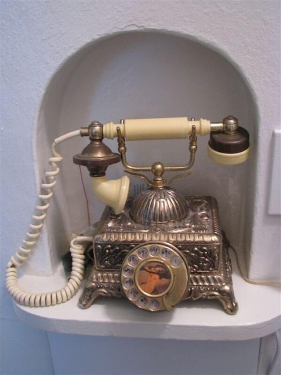 A working antique phone!
