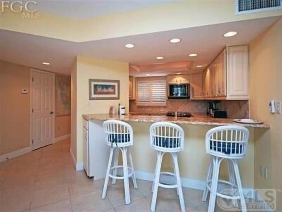 Countertop serving area