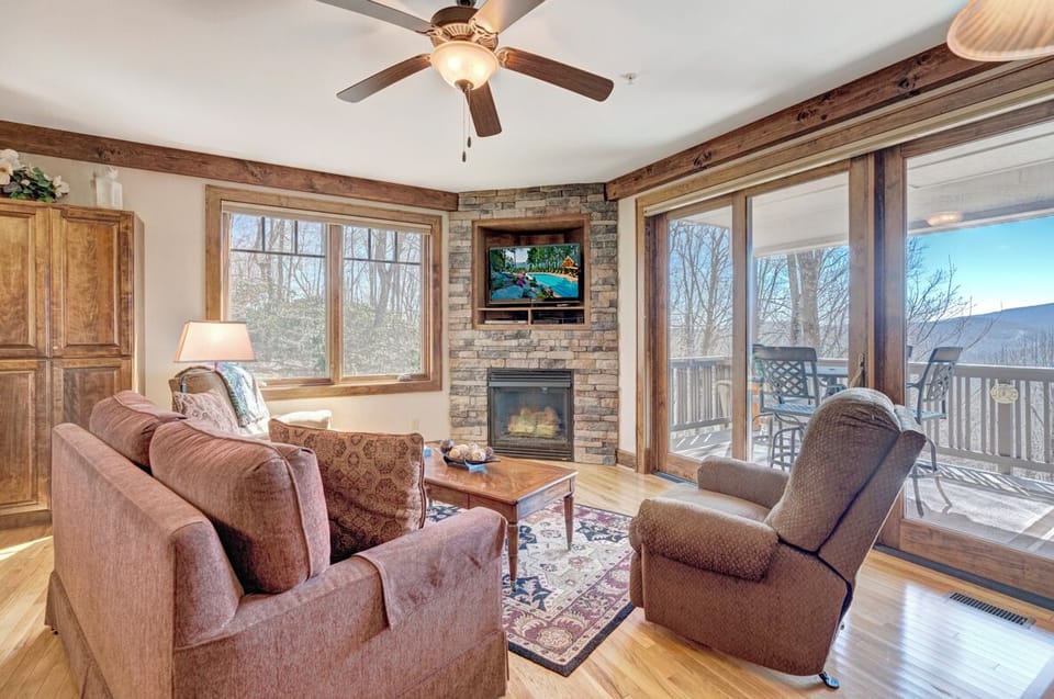 Living Room--- End Unit w/ More Privacy, Mtn View