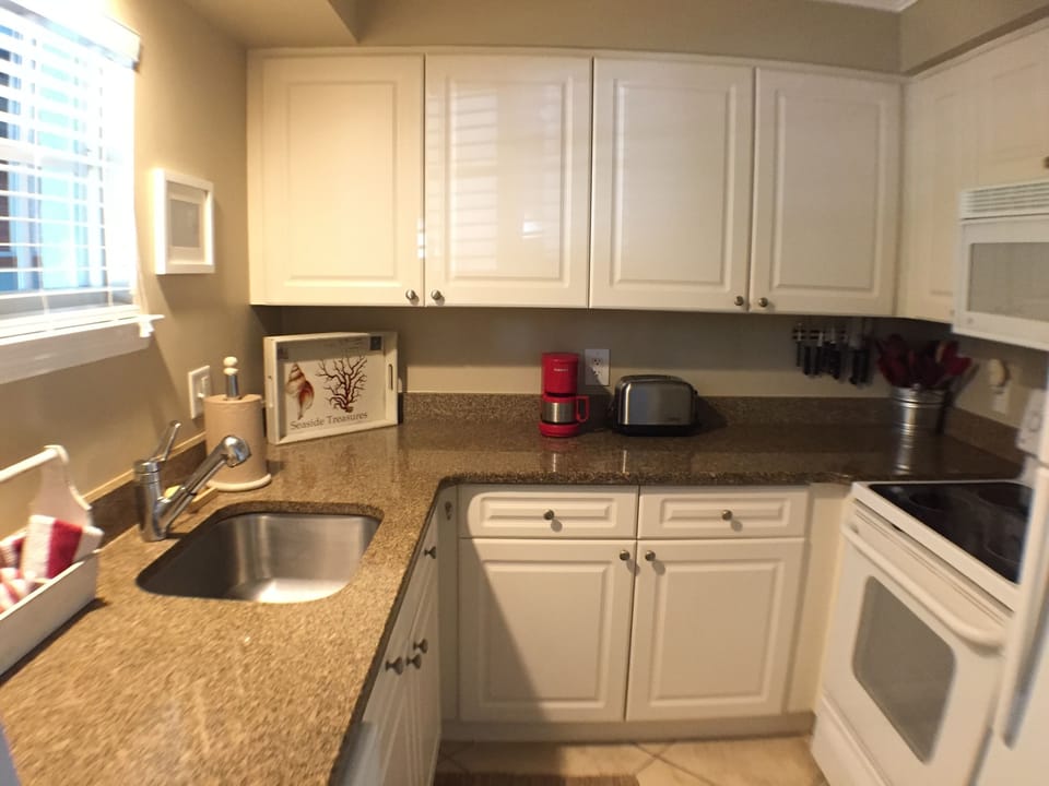 Fully equipped kitchen