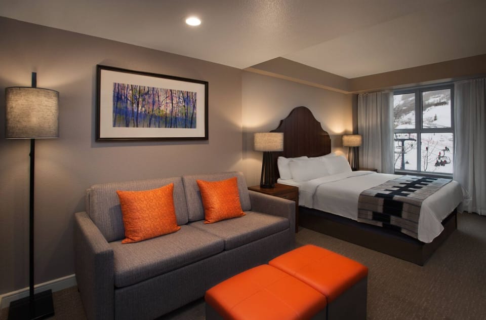 Guest bedroom