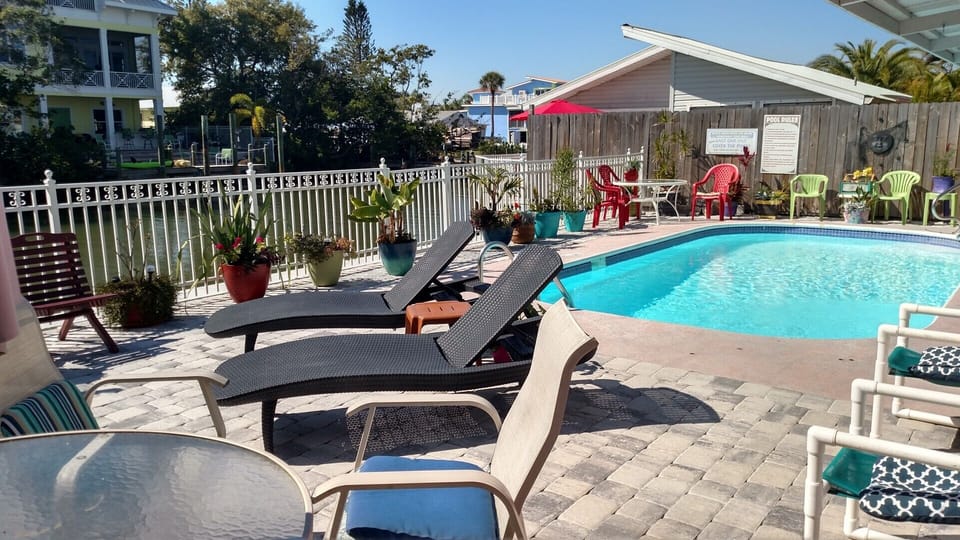  pool with a roof top automated solar heater