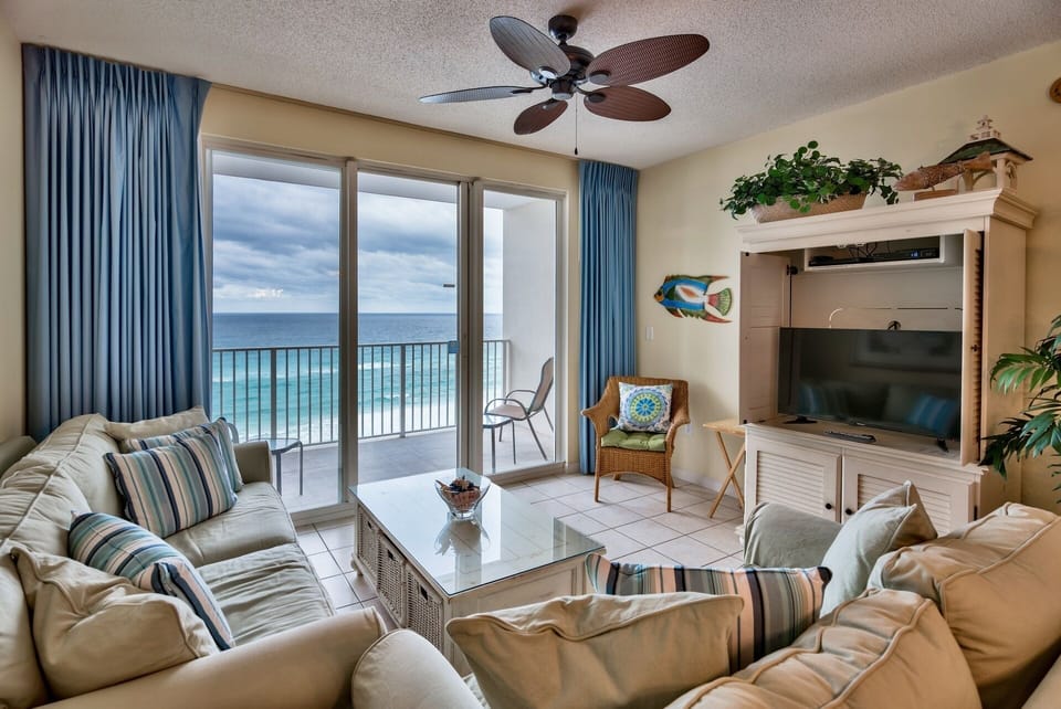 42" flat panel, comfy seating with breathtaking views from your couch 