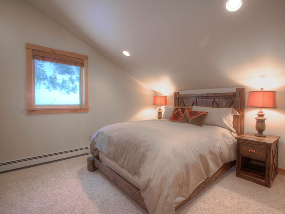Black Eagle Lodge 25, Bedroom 4, 1