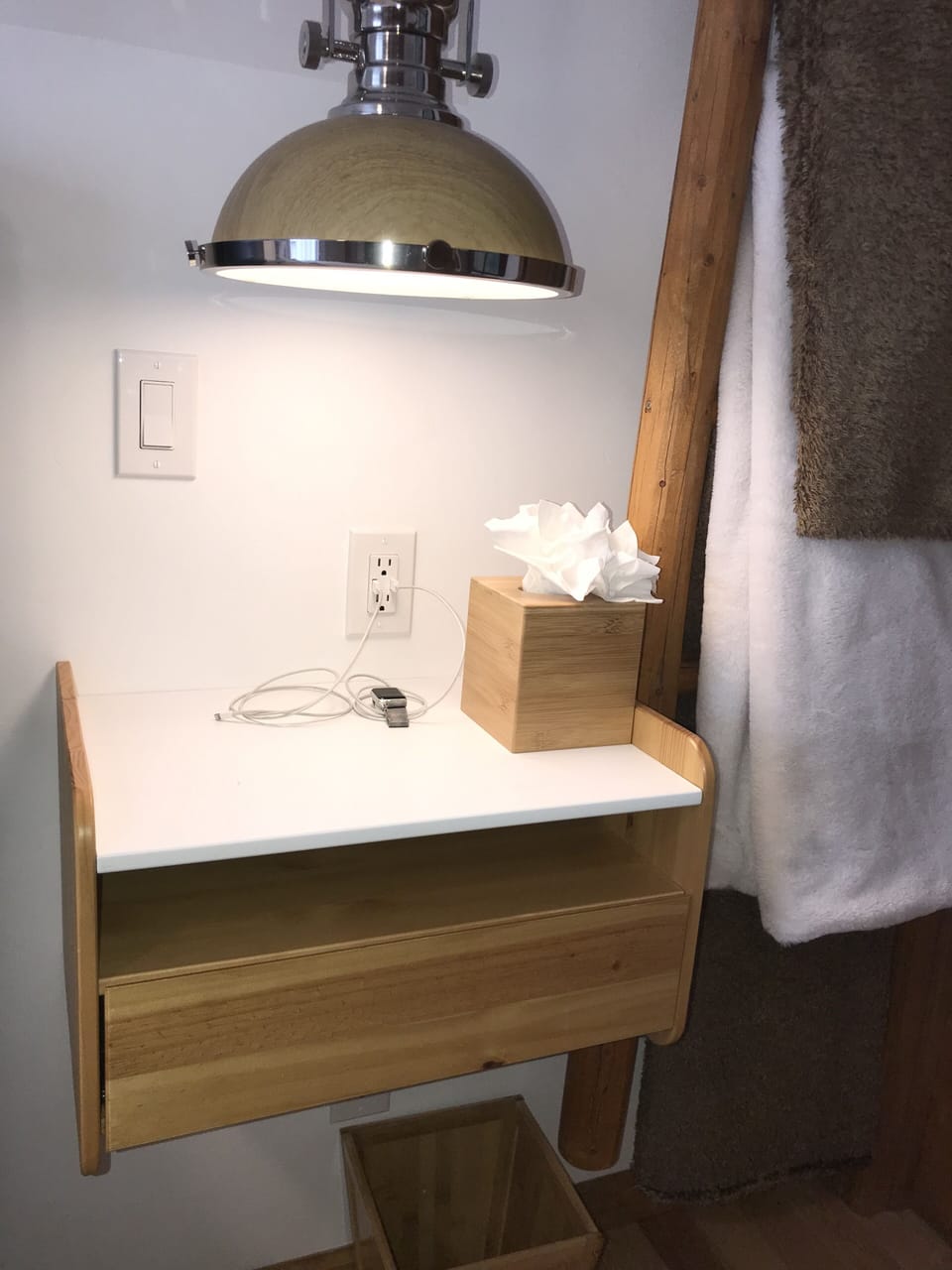 Master Bedroom Hotel Living!
Bedside Lamp Switches & USB Ports
