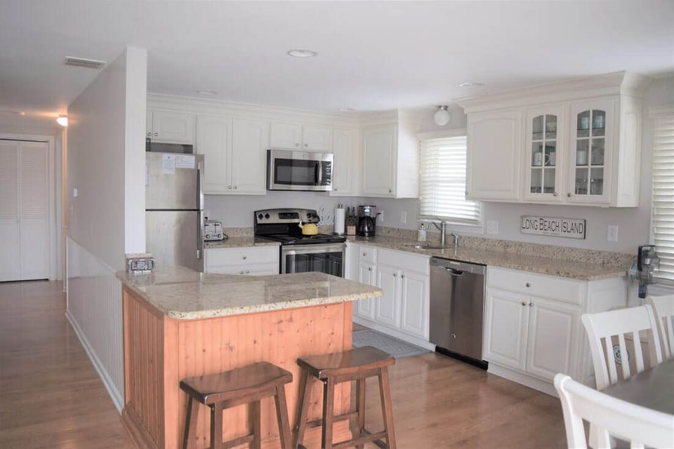 Kitchen with dining table for 6