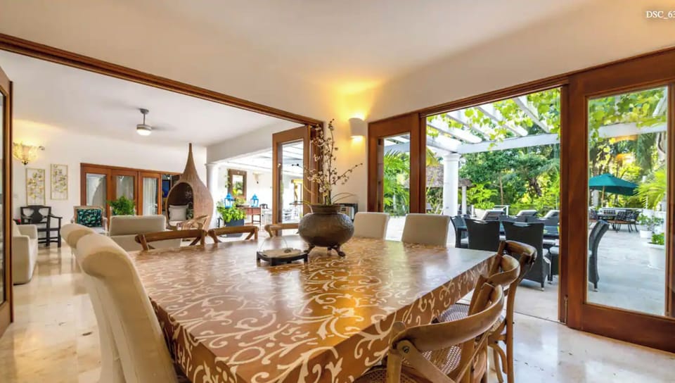 Indoor Dinning Room