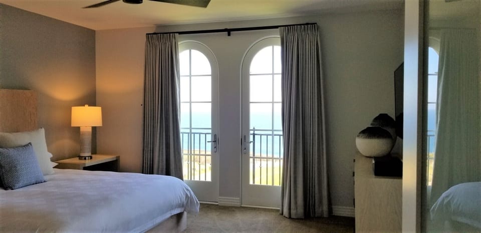Newly Remodeled King Master Suite with Ocean Vu Balconies