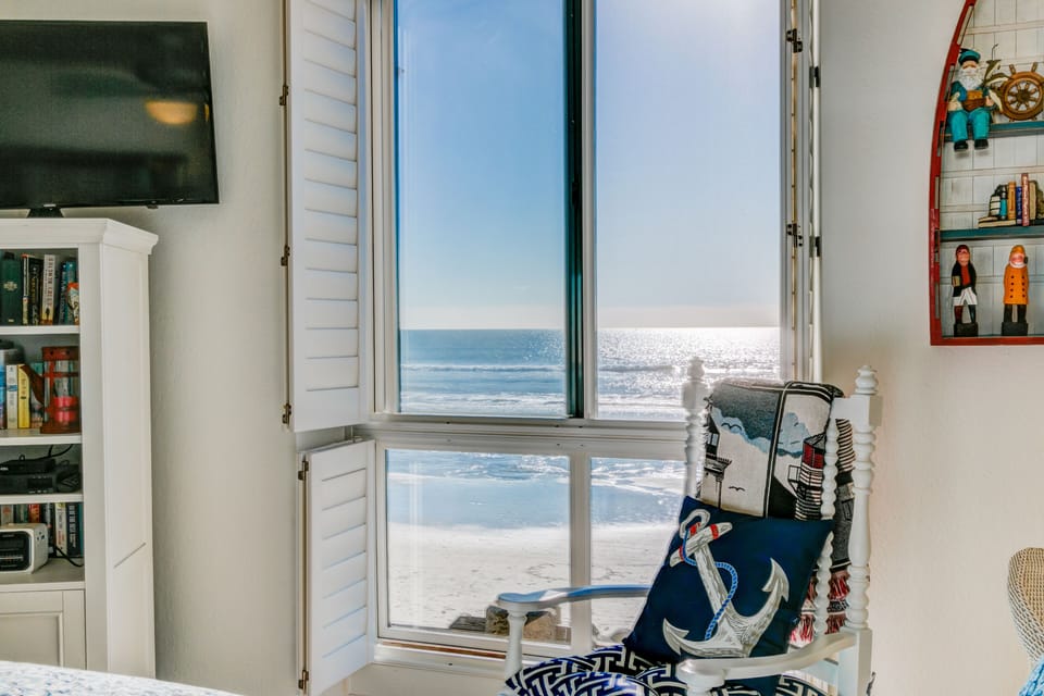 Master BR  has a beautiful ocean view too.