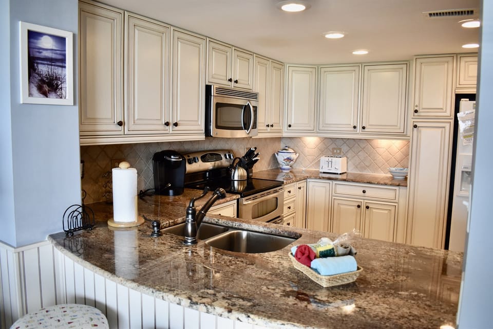 Remodeled Kitchen w/Plenty of Counter Space