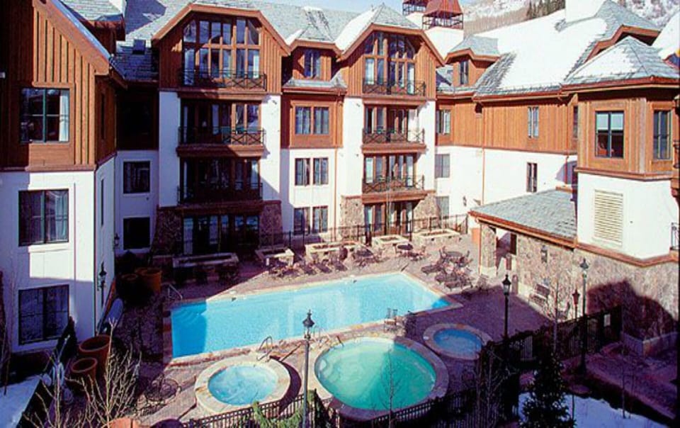 outdoor pool and hot tubs