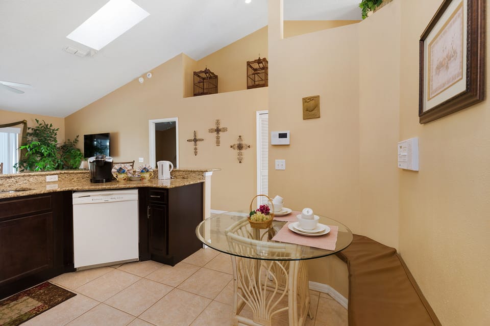 Breakfast Nook #1
