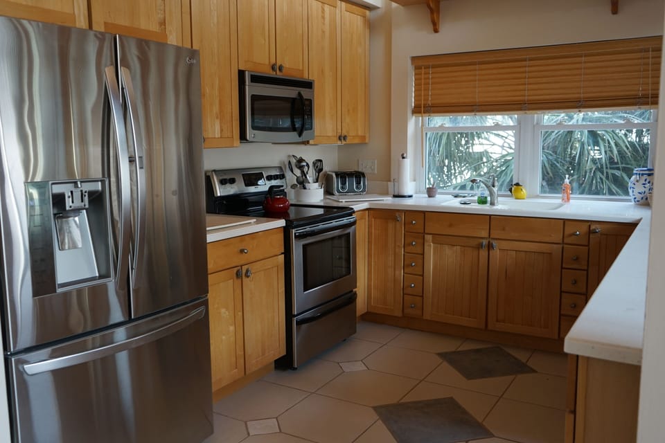 Main Level - Kitchen
