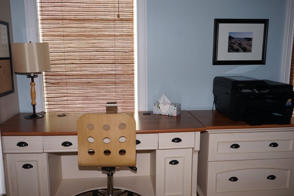 Main Level - Master Bedroom Desk/Computer station